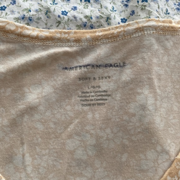 AE Soft & Sexy Tee 🦅 - Picture 3 of 3